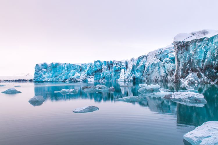 Witness the Magic of Jökulsárlón Glacier Lagoon!